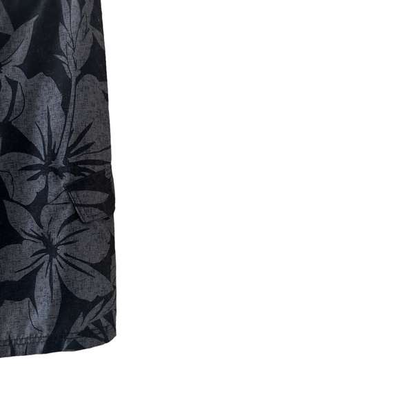 Old Navy Black and Grey Hibiscus Print Swim Trunks Size Large - Picture 2 of 6